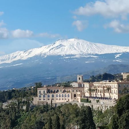 Aly Art Apartment Taormina Duomo, Gulf & Etna View Buitenkant foto