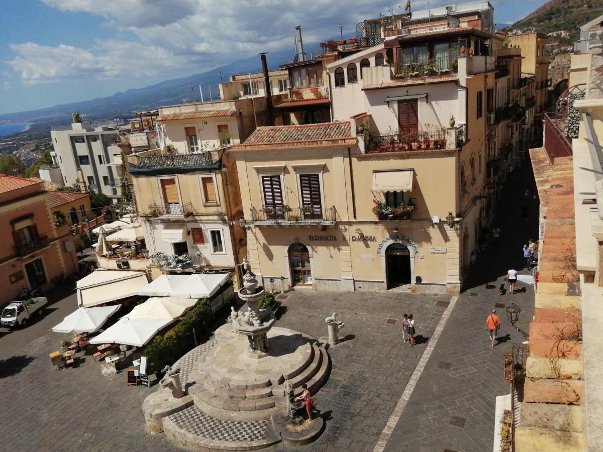 Aly Art Apartment Taormina Duomo, Gulf & Etna View Buitenkant foto