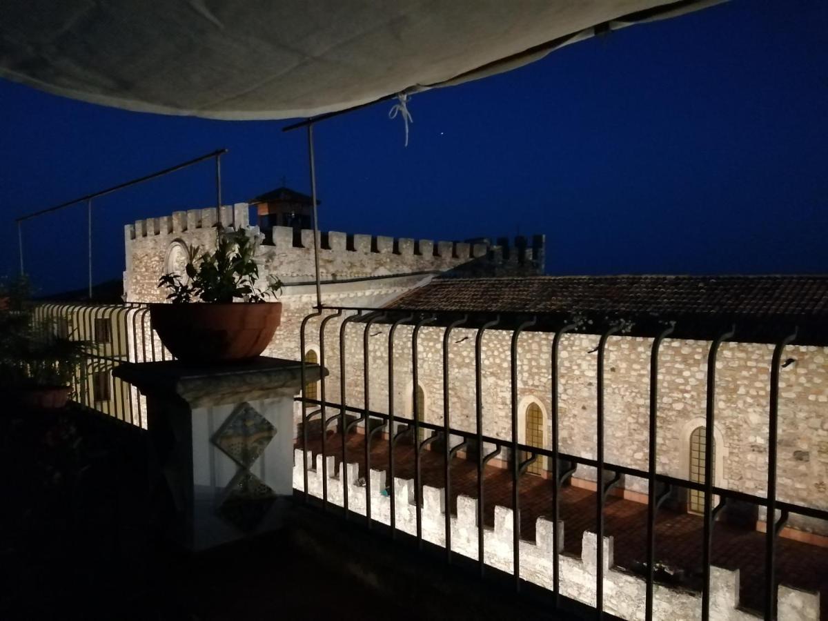 Aly Art Apartment Taormina Duomo, Gulf & Etna View Buitenkant foto