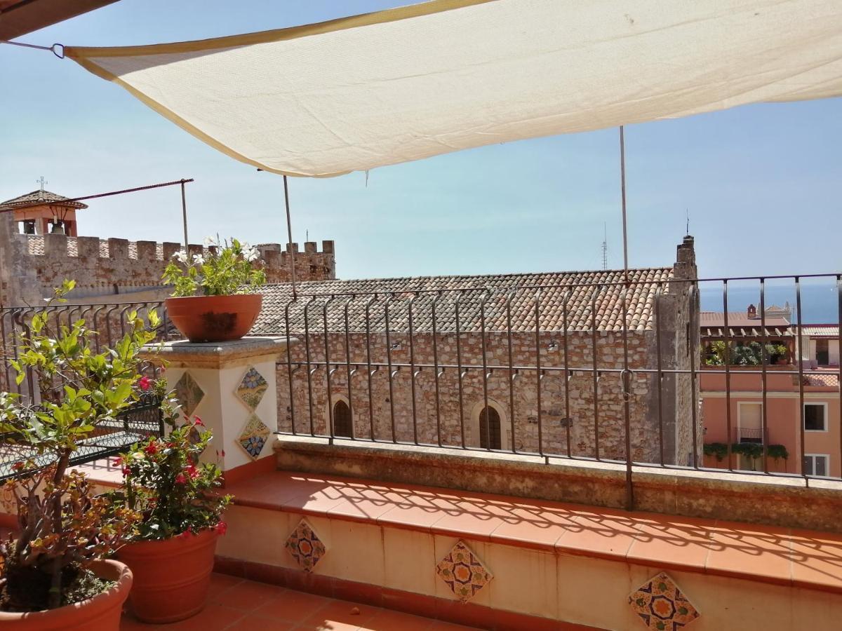 Aly Art Apartment Taormina Duomo, Gulf & Etna View Buitenkant foto