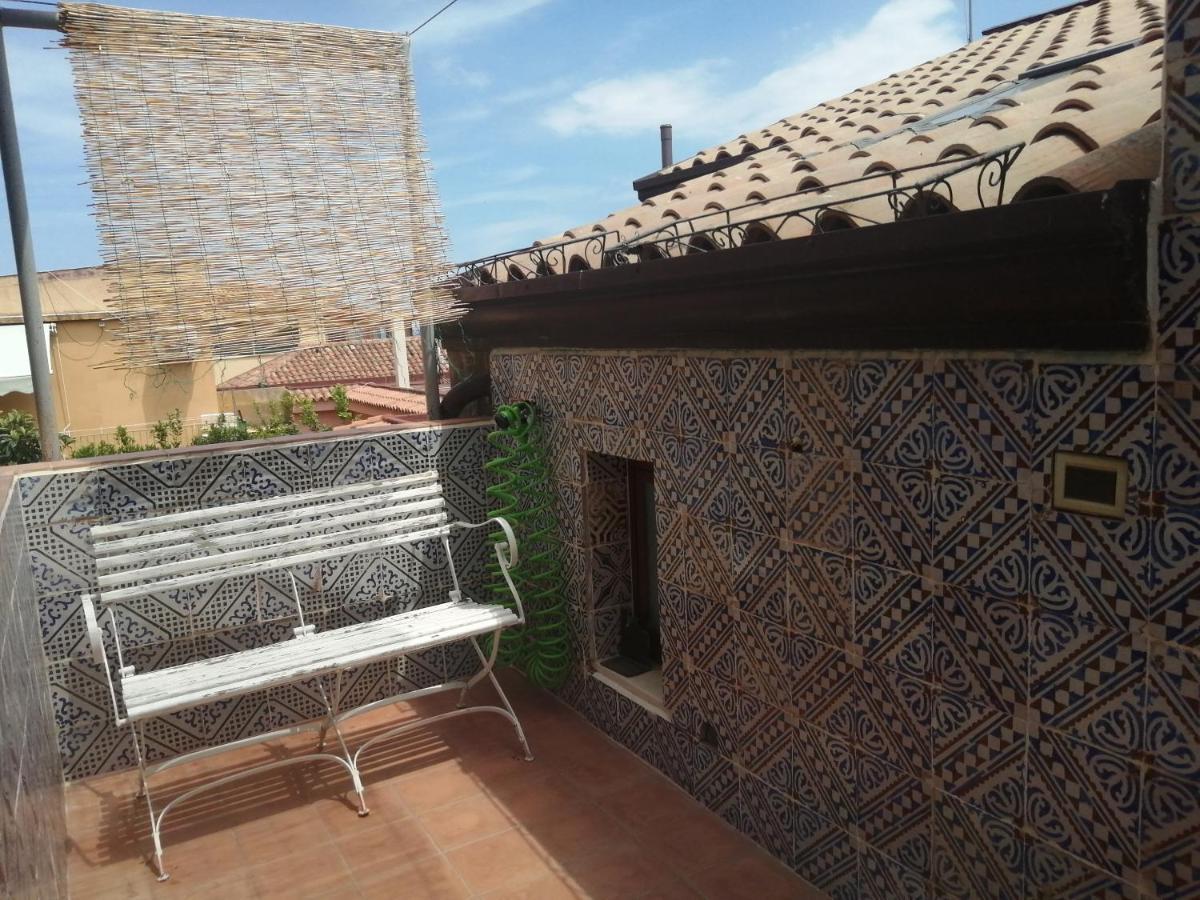 Aly Art Apartment Taormina Duomo, Gulf & Etna View Buitenkant foto