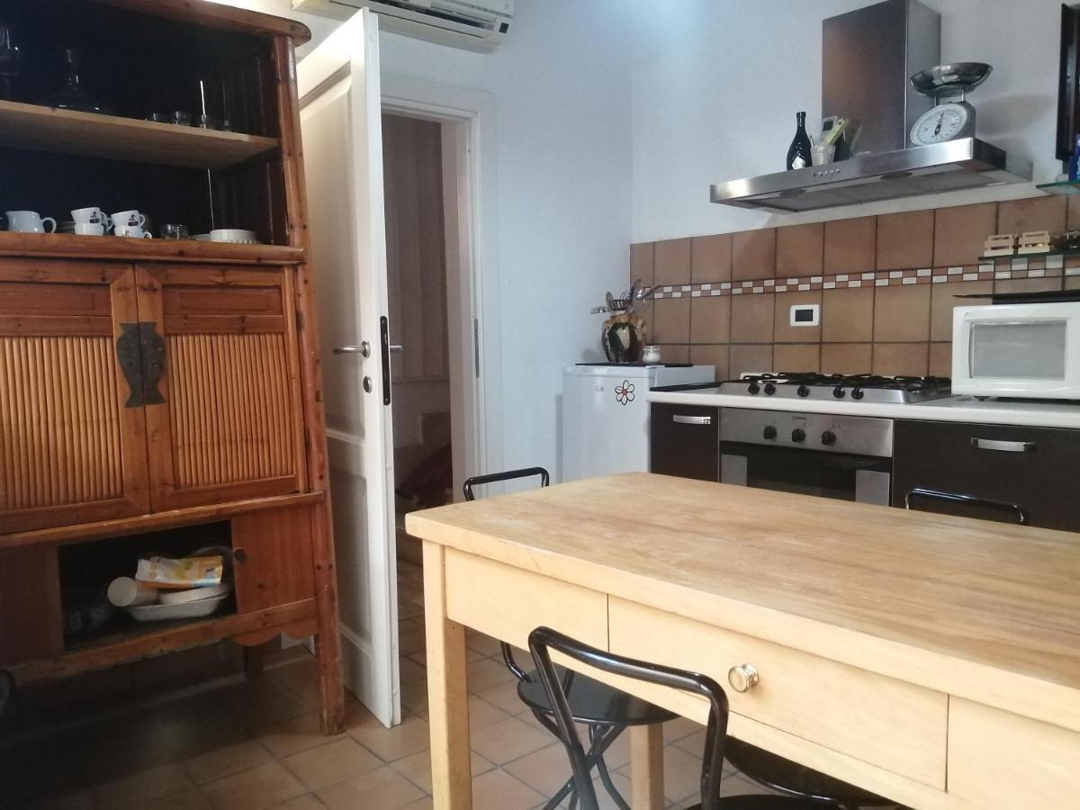Aly Art Apartment Taormina Duomo, Gulf & Etna View Buitenkant foto