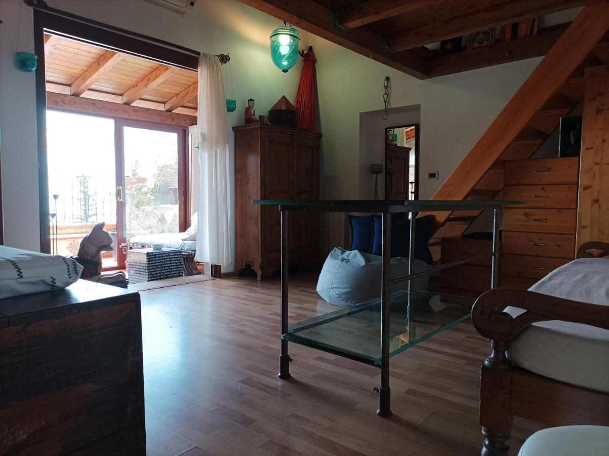 Aly Art Apartment Taormina Duomo, Gulf & Etna View Buitenkant foto