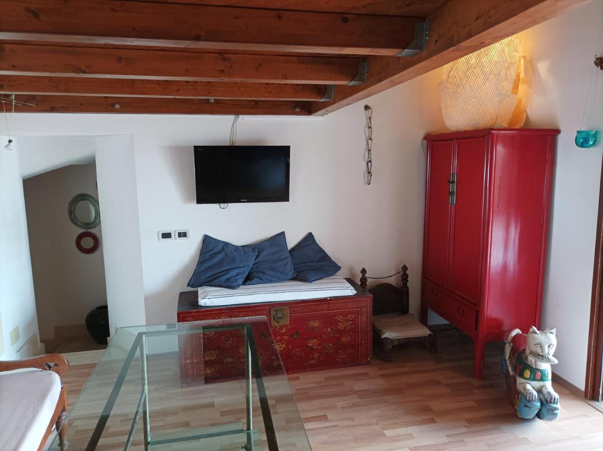 Aly Art Apartment Taormina Duomo, Gulf & Etna View Buitenkant foto